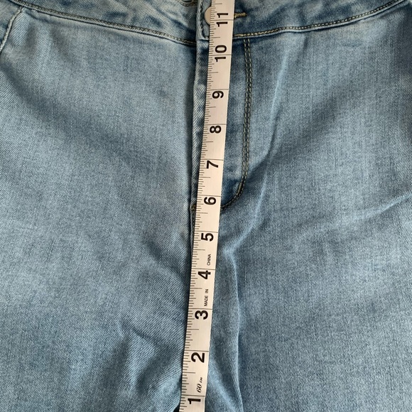 PrettyLittleThing Blue Skinny Jeans - Picture 3 of 6